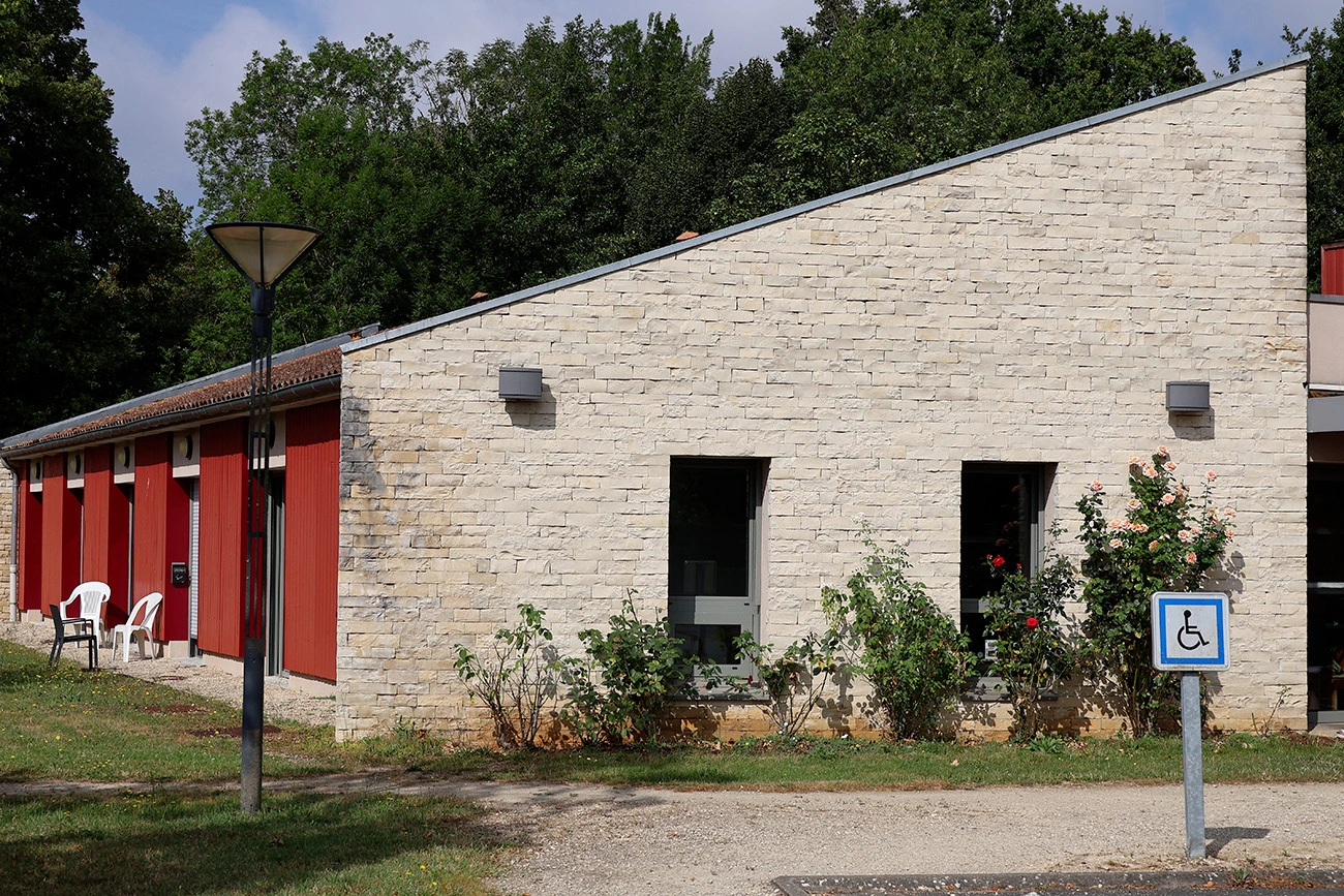 foyer de vie lezay adapei 79